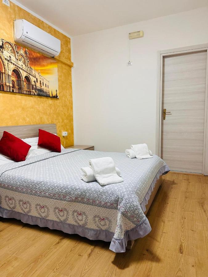 Chowdhury House Местре Екстериор снимка